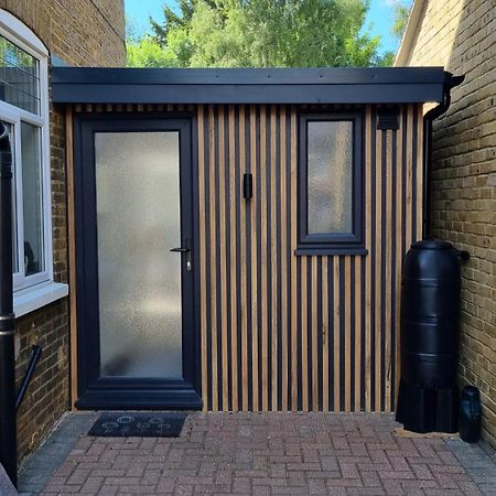 Apartamento Self-Contained Annex, With Parking. Sittingbourne Exterior foto
